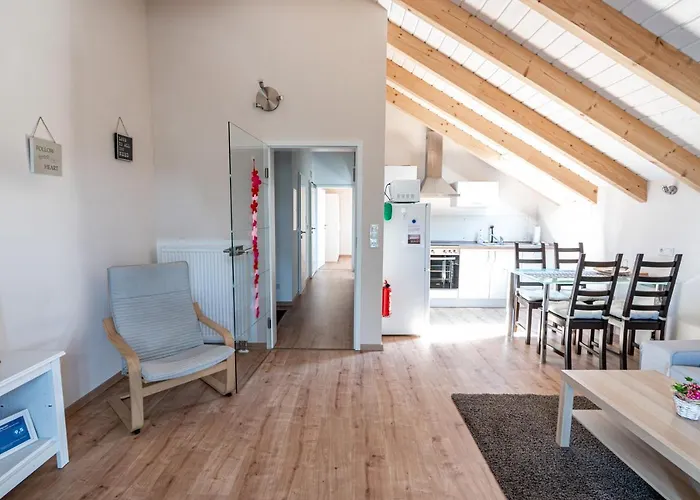 - Goldener Grund Apartment