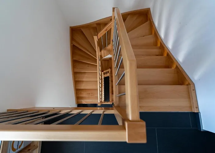 - Goldener Grund Apartment *